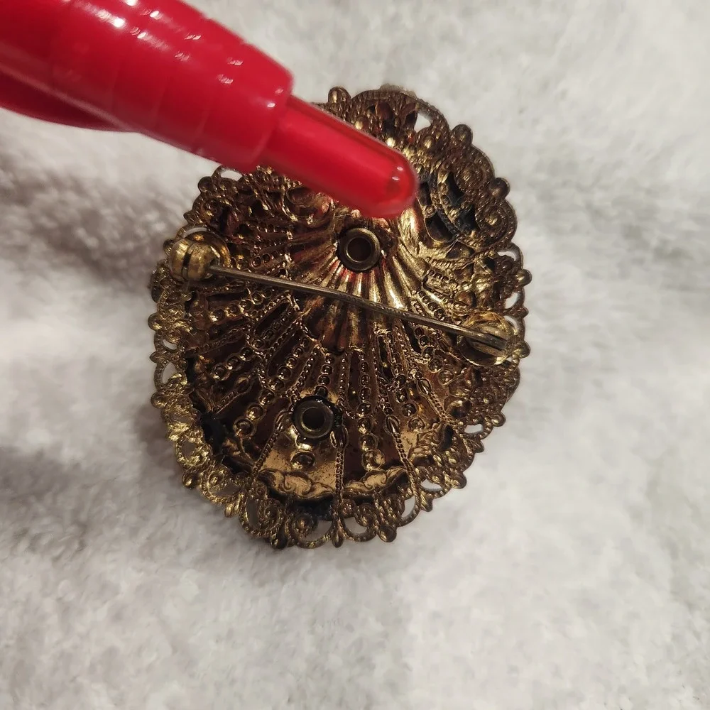 Vintage Fragonard Courting Couple Cameo Brooch Gold Tone AB Rhinestone Filigree‎